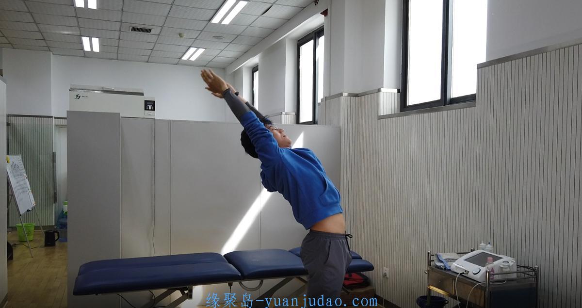 电脑族必须学的颈椎保养课，每天运动一下，舒缓颈椎